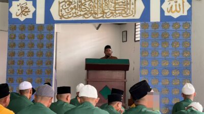 LPKA Batam Sholat Jumat Bersama Para Anak Binaan