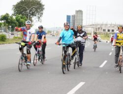 Salurkan Hobi, Jefridin Gowes Bareng Imperial Kitchen & Dimsum dan Batam Folding Bike